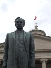 Statue of Edward Ward Carmack in front of the Tennessee State Capitol building