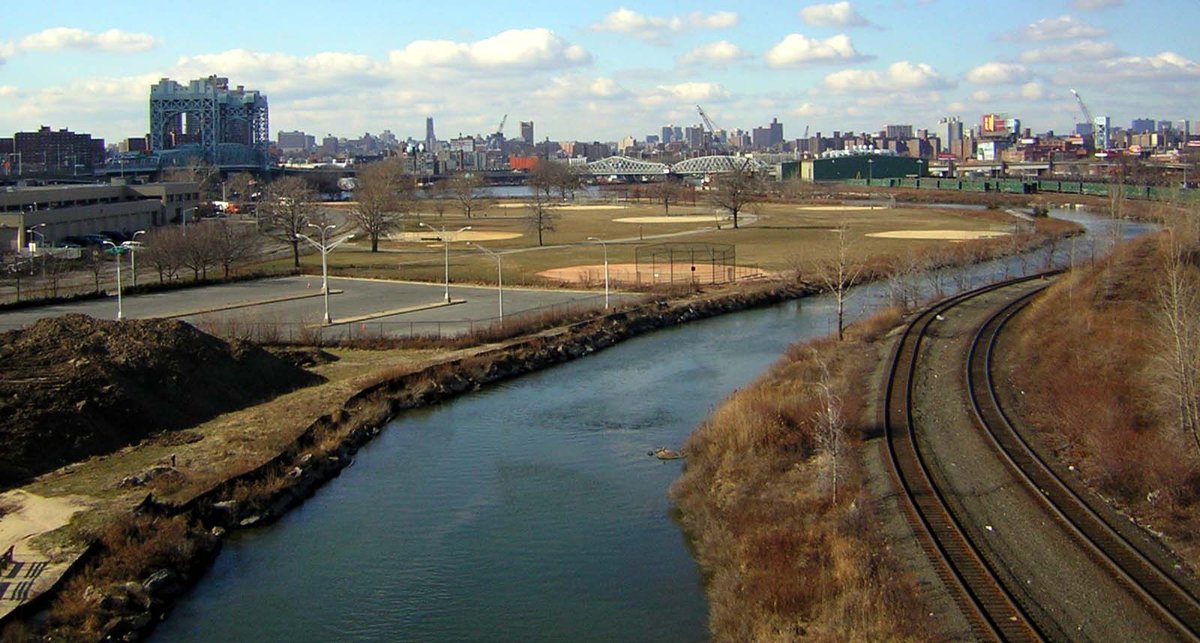 View west from Bronx leg of Robert F. Kennedy Bridge over Bronx Kill with Willis Avenue Bridge and Manhattan leg of Triborough Bridge visible