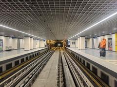Budapest Göncz Árpád városközpont M3 metro station interior