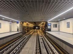 Budapest Göncz Árpád városközpont M3 metro station underground platform