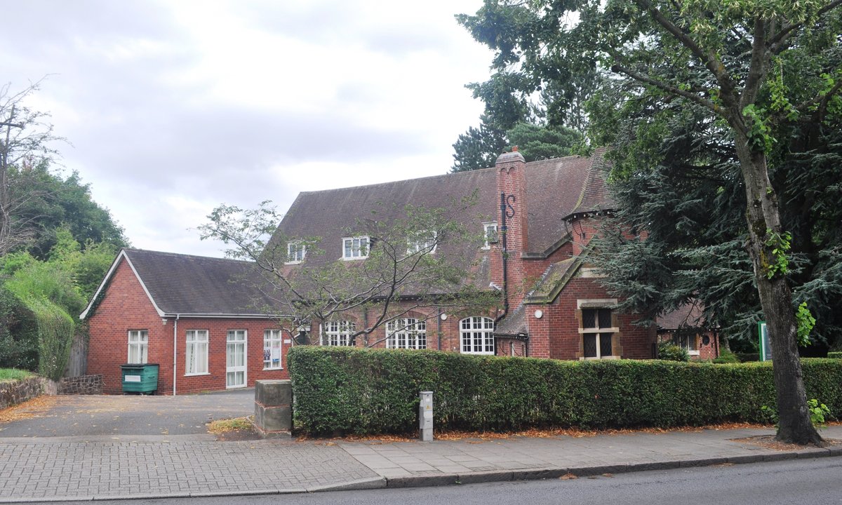Friends Meeting House listed building on Linden Road in Bournville