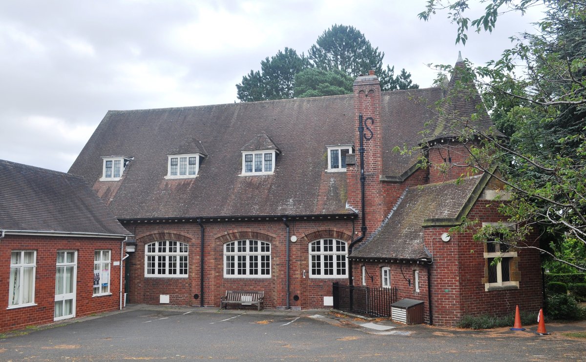 Friends Meeting House listed building in Bournville on Linden Road