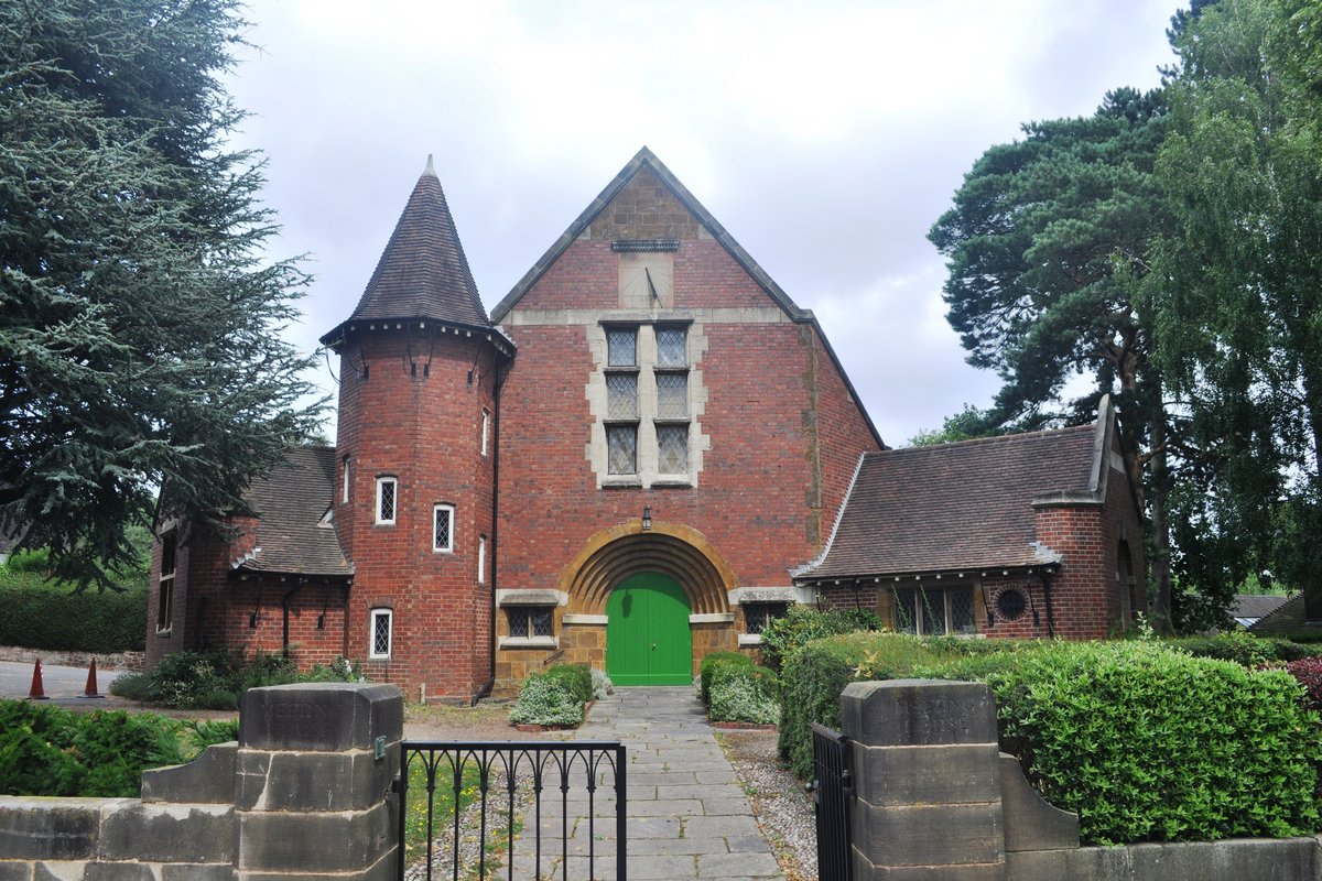 Friends Meeting House listed building on Linden Road in Bournville