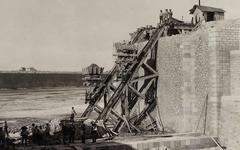 Construction site of Grand Port Maritime de La Rochelle in 1890