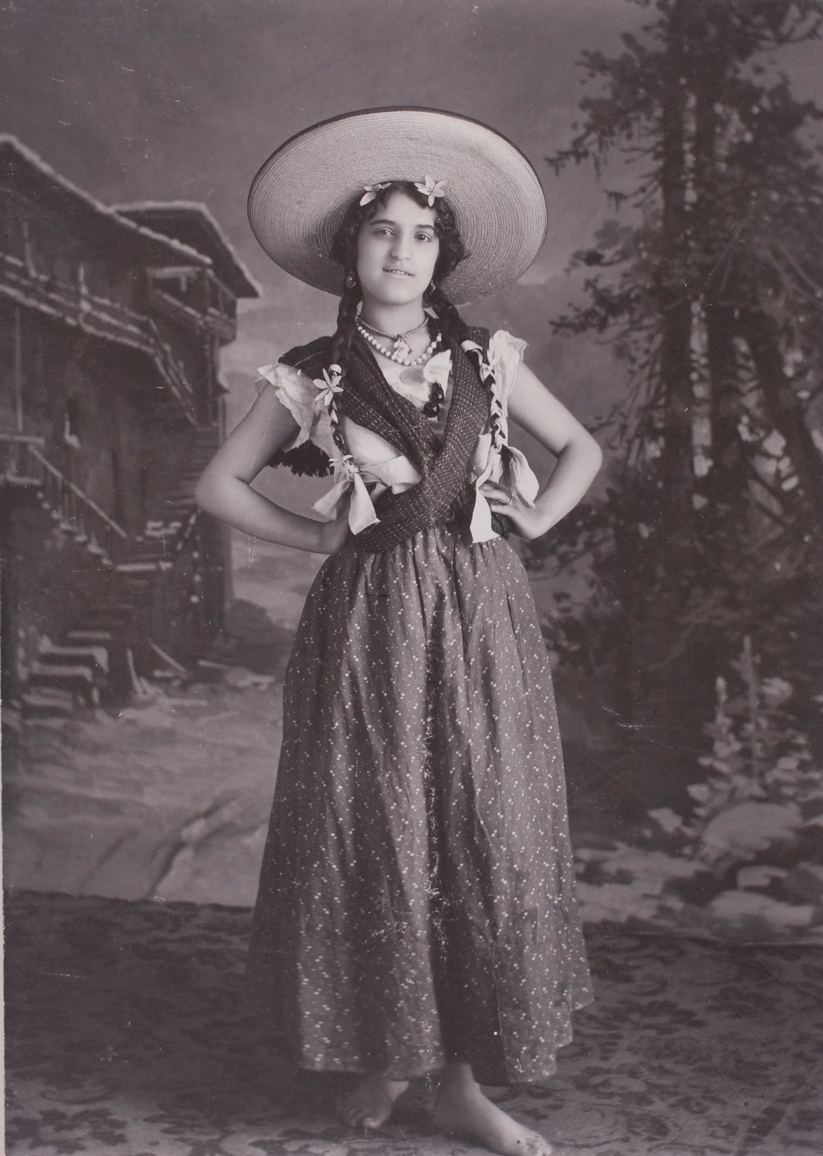 Black and white portrait of Matilde Calderón y González
