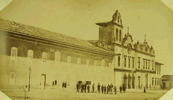 Historical black and white photograph of Academia de Direito and Convento de São Francisco buildings in São Paulo, Brazil, 1862
