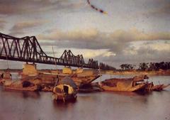 Long Biên Bridge in Hanoi in 1915