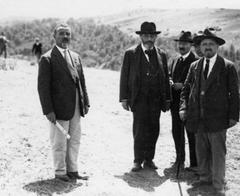 1924 image of socialist deputies Enrico Gonzales, Filippo Turati, and Claudio Treves at Quartarella honoring Matteotti's corpse