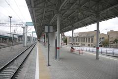Shosse Entuziastov MCC station exterior with trains and passengers