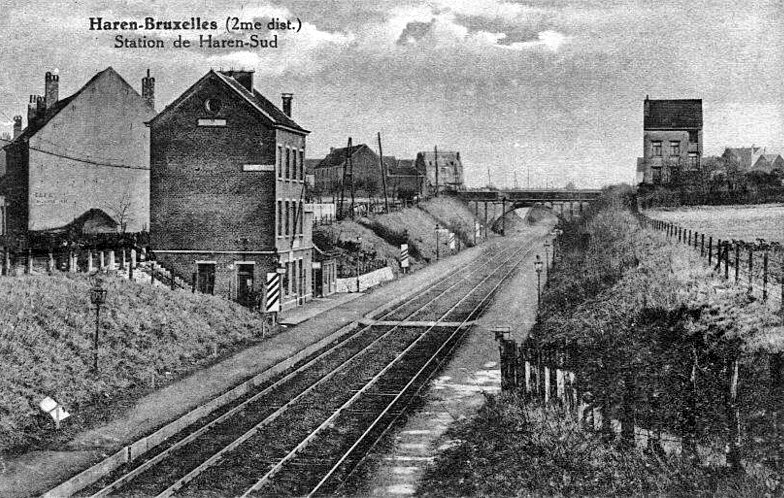 Haren-Sud railway station building in early 1900s with passengers