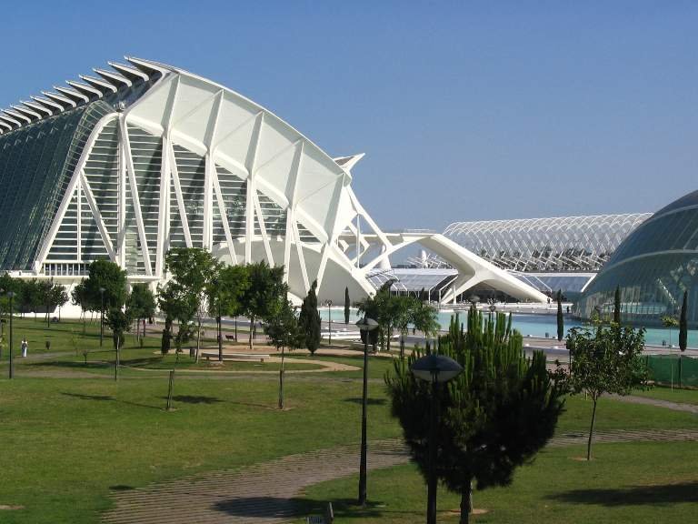 Modern architecture of Ciutat de les Arts i les Ciències with El Museu in Valencia, Spain