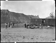 Al ‘Ula unloading expedition equipment on 15 January 1915