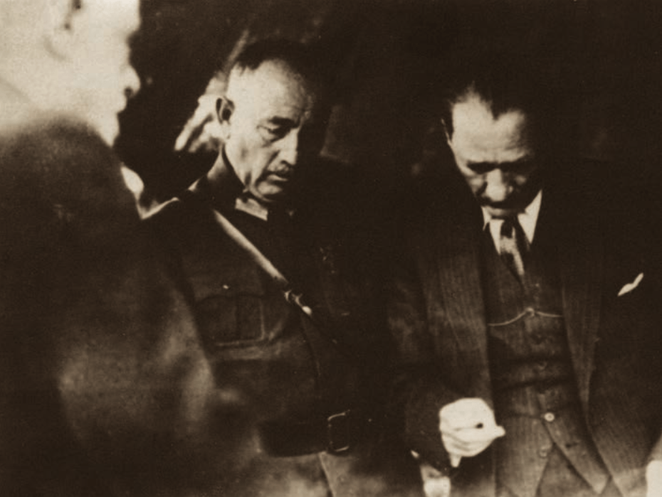 Atatürk with 1st Army Inspector Ali Sait Akbaytogan at Dolmabahçe Palace in Istanbul, July 28, 1927