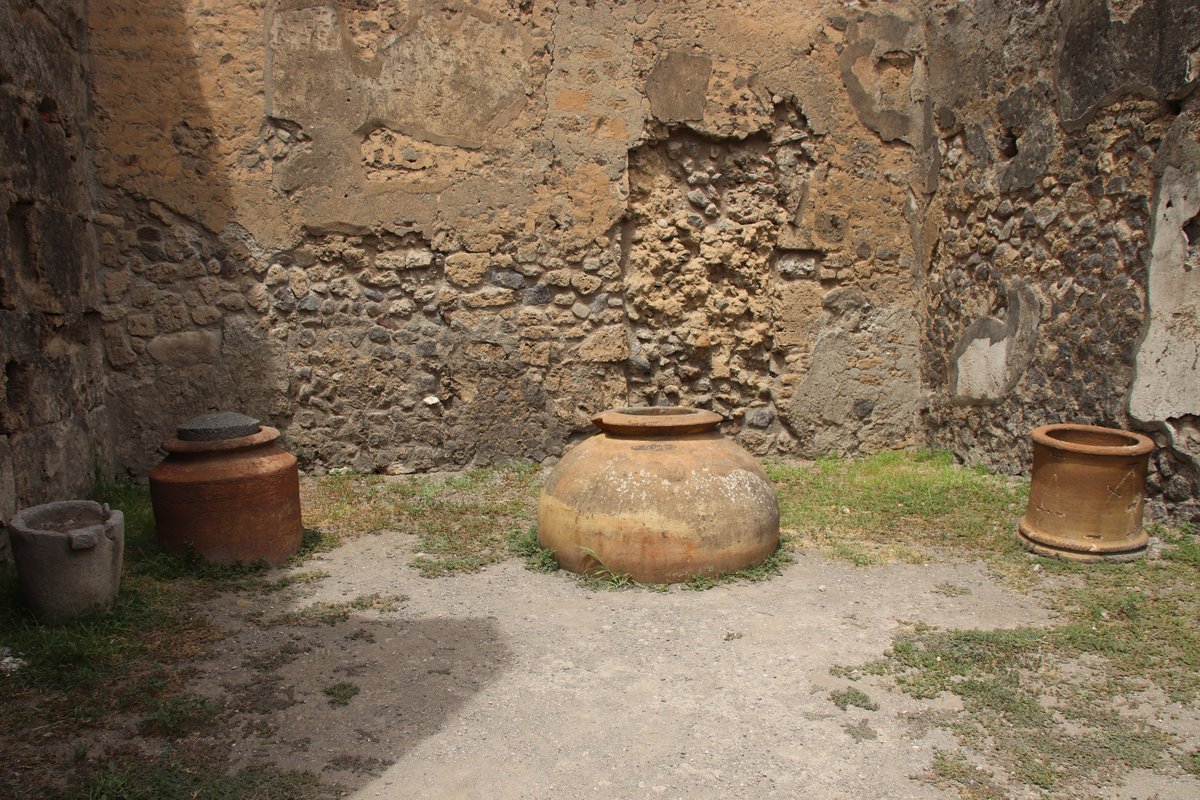 Ancient Roman fresco painting from Pompeii Bottega VI.10.10