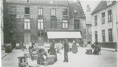 Huidenvettersplein