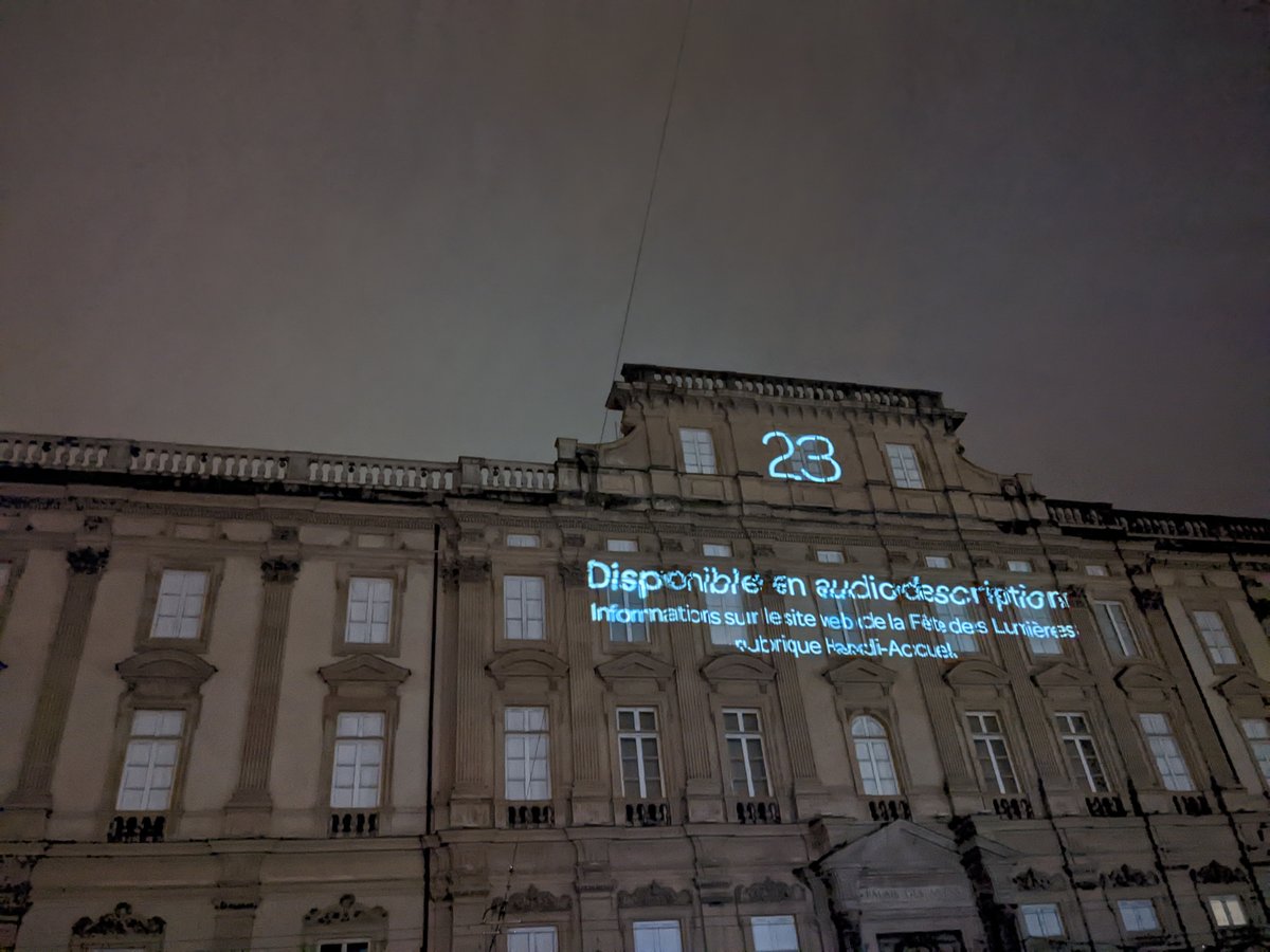 Countdown before the start of the animation at Fête des Lumières 2022 in Lyon 1er Place des Terreaux