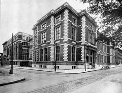The Academy of Natural Sciences building in Philadelphia in 1912