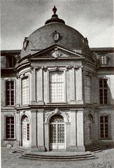 Frankfurt Palais Thurn und Taxis Rotunde interior with grand staircase and ornate decorations