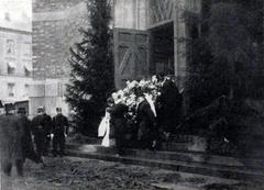 Funeral procession of Henrik Ibsen in Christiania with King, government members, and foreign celebrities
