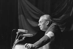Dr. Van Zuylen delivering a speech at Circustheater in Scheveningen during a peace movement event on May 4, 1967
