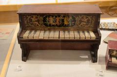 Fourteen Key Schoenhut Metallic Piano displayed at Philadelphia History Museum