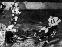 Ice hockey game between Los Angeles Monarchs and San Francisco Shamrocks in 1947
