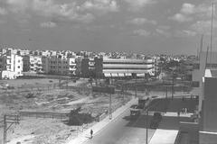 APPROACH TO DIZENGOFF CIRCLE IN TEL AVIV. כיכר דיזינגוף בתל אביב.