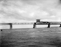 Changing the tube of Victoria Bridge from Shorton's yacht Montreal 1898