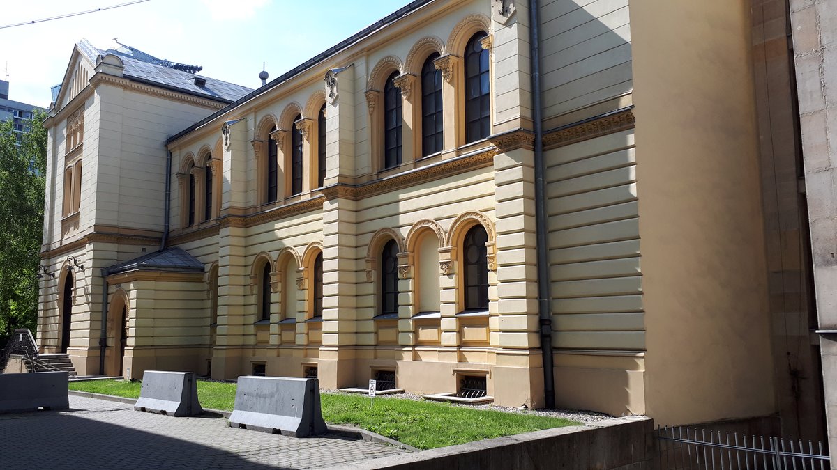 Nożyk Synagogue exterior in Warsaw