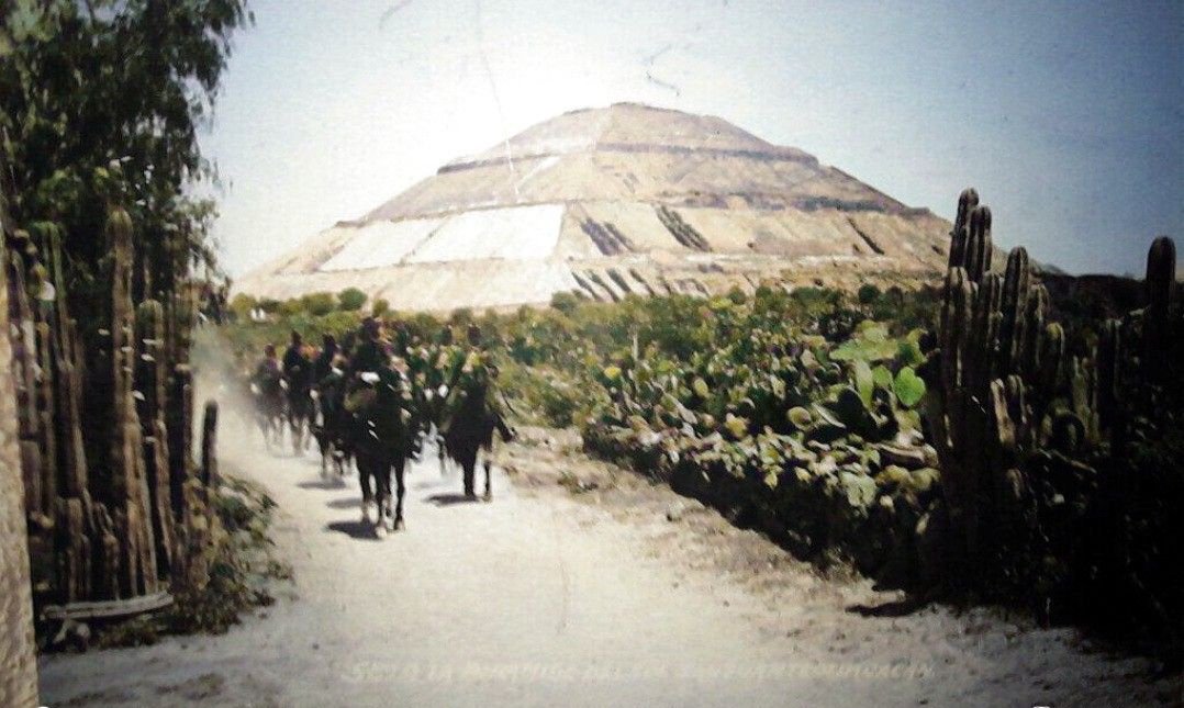 Colorized view of the Pyramid of the Sun in Teotihuacán