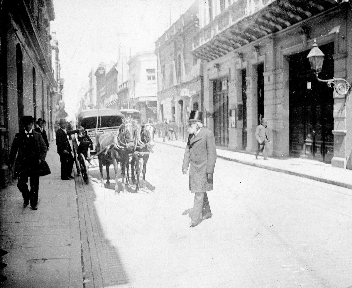 Deputy Carlos Tejedor walking on Buenos Aires streets