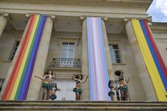 LGTBIQ+ Pride event at Casa de Nariño with colorful flags and crowd