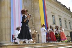 Pride flag displayed at Casa de Nariño during Día LGBTIQ+ event