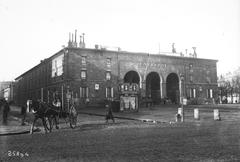 Facade of L'Entrepôt réel des denrées coloniales warehouse in Bordeaux, 1913