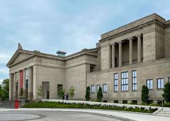 Main entrance of Cincinnati Art Museum with grand arched doorway and steps