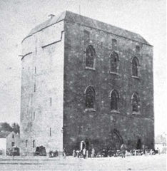 Historical photograph of Halle Gate in Brussels around 1860