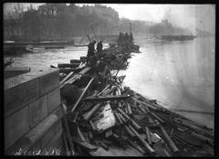 Flooded Pont de l'Estacade in Paris during the January 1910 floods