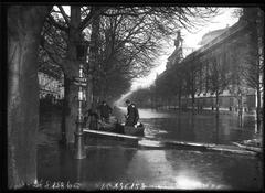 Paris Avenue d'Antin flooded during January 1910 with boats on the street