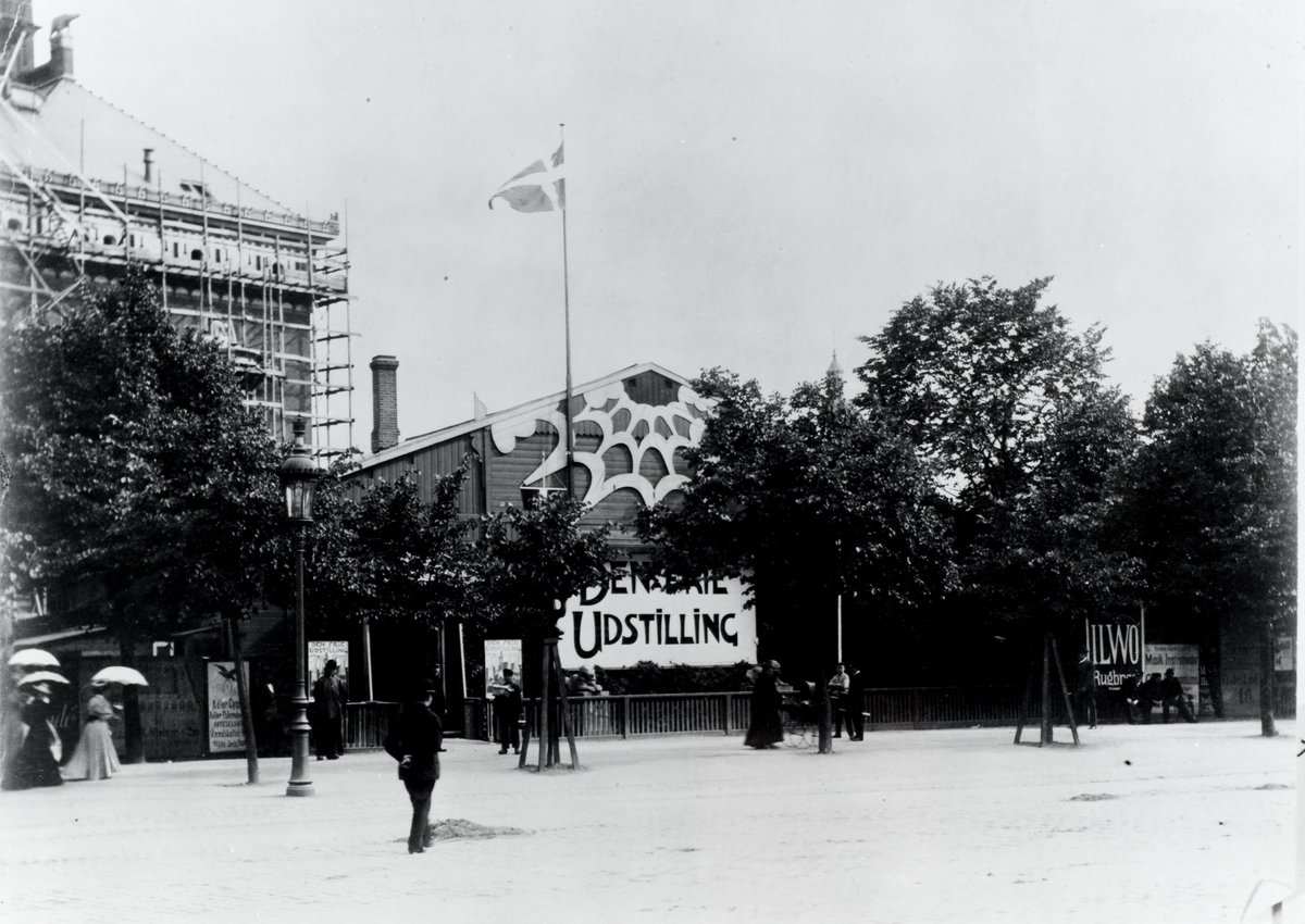 Den Frie's exhibition building at Rådhuspladsen in Copenhagen