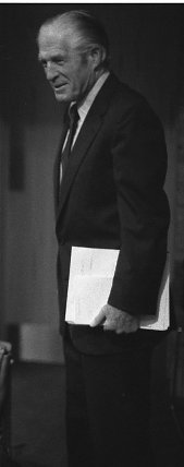 President Ford and David Mathews meet former Michigan Governor George Romney at the Fourth Presidential Library Conference in 1986