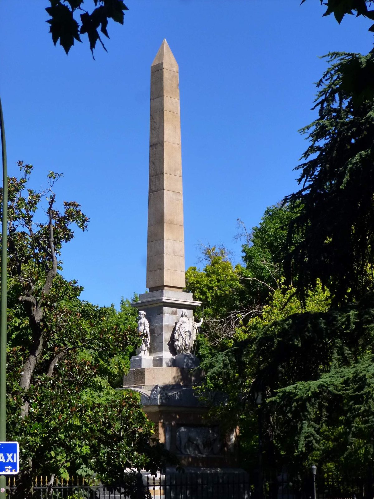 Monumento a los Caídos por España in Plaza de la Lealtad, Madrid