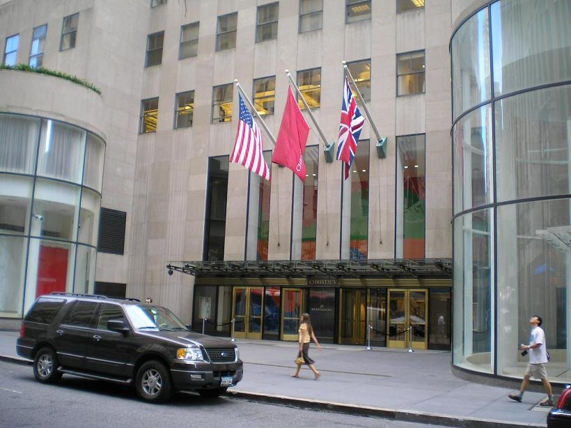 Exterior view of 10 Rockefeller Plaza in New York City
