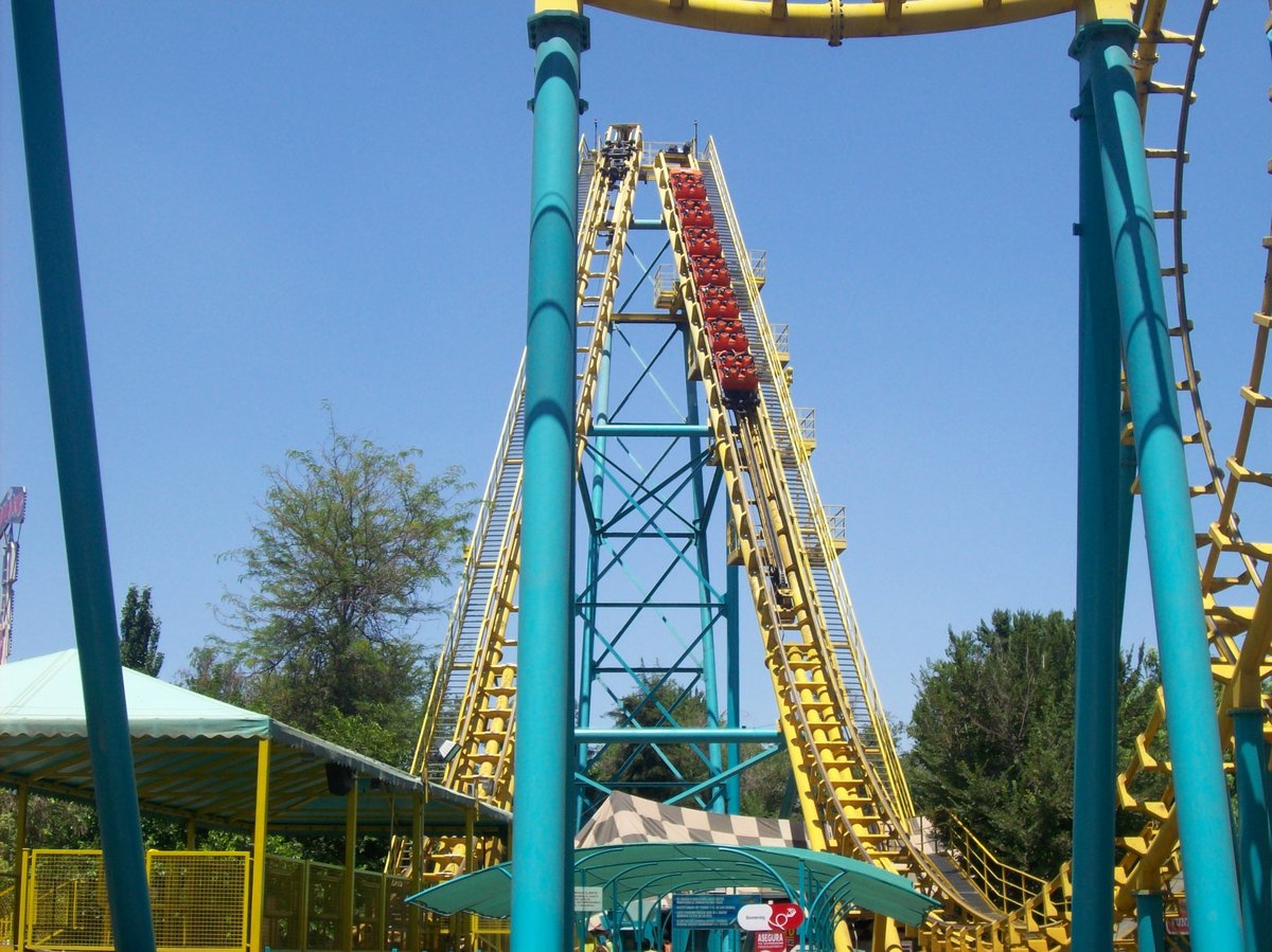 El Boomerang roller coaster at Fantasilandia amusement park