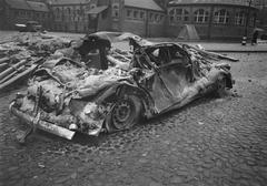 Car destroyed in air raid on Hietalahdentori Helsinki