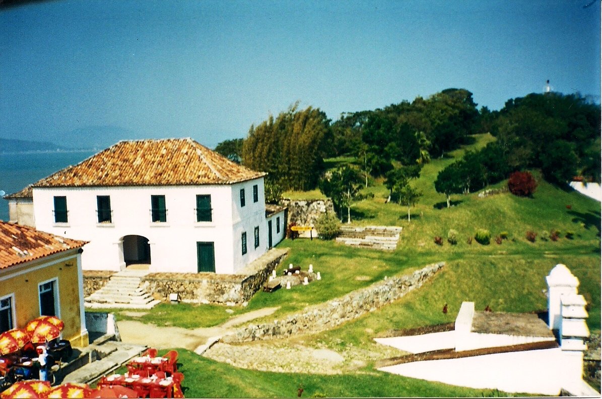 Interior view of Fortaleza de Santa Cruz de Anhatomirim highlighting the Commander's Barracks