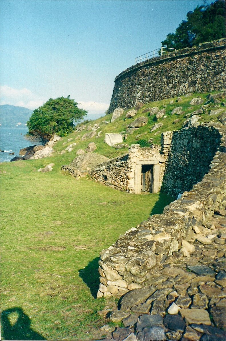 Entrance door of the cistern at Fortaleza de Santo Antônio de Ratones on Ratones Grande Island, Santa Catarina, Brazil