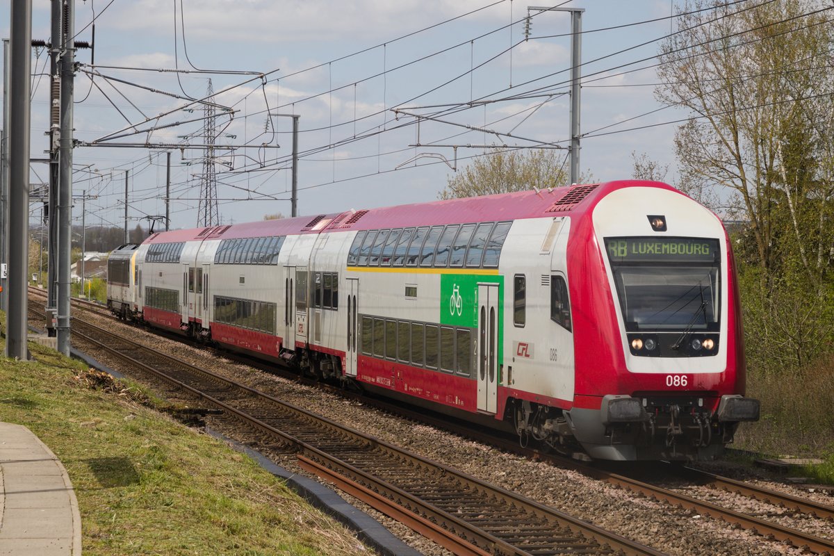 CFL Arlon to Luxembourg train passing through Hollerich station
