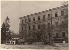 Historical black and white photograph of the Sapieha Palace in the Antokal district of Vilnia, circa 1920