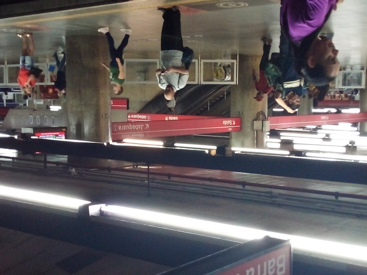 São Paulo Metro Estação Sé Line 3 Red platform