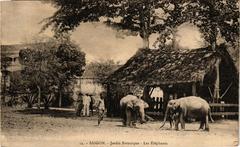 Jardin Botanique Saigon large elephant statues surrounded by greenery